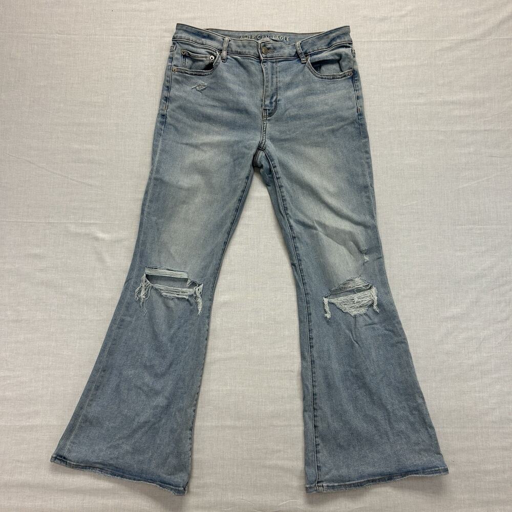 American Eagle Low Rise Flare Jeans Womens 10 Short Light Wash Knee Holes Denim